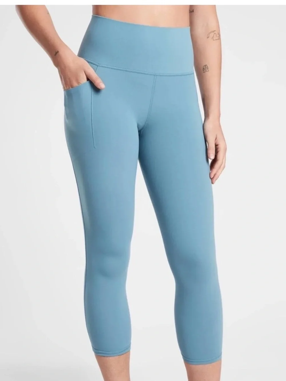 Athleta Salutation Stash Pocket II Capri Yoga Athletic Medium M